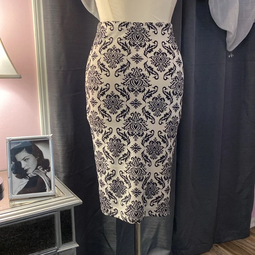 Black White Damask Pencil Skirt Stretch Classic Elegant Size S - Picture 2 of 7